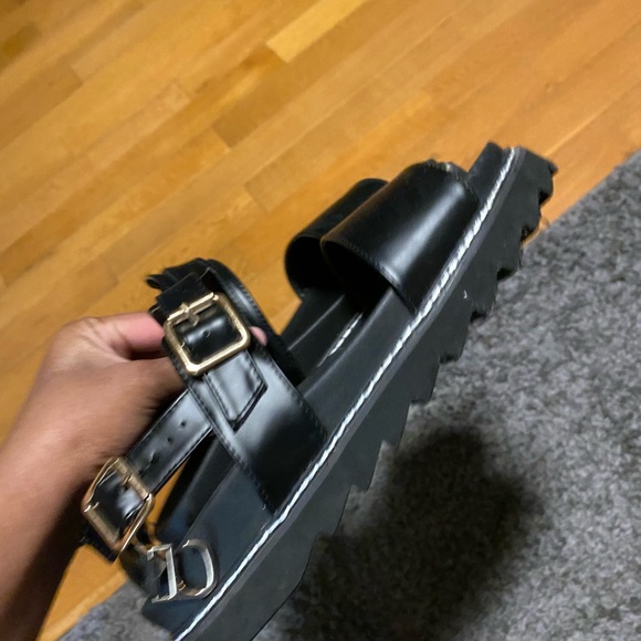 Sandals - Picture 2 of 4